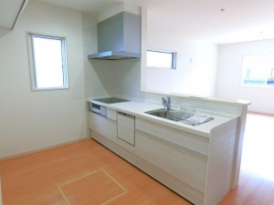 多賀城市伝上山、新築一戸建てのキッチン画像です