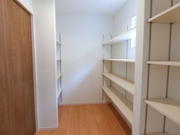 多賀城市伝上山、新築一戸建ての収納画像です