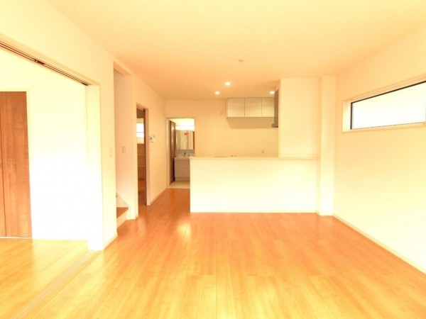 多賀城市伝上山、新築一戸建ての居間画像です