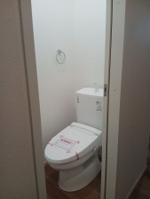 仙台市宮城野区福田町、新築一戸建てのトイレ画像です