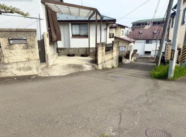 仙台市宮城野区二の森、土地の前面道路を含む現地写真画像です