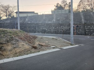 多賀城市笠神、土地の前面道路を含む現地写真画像です