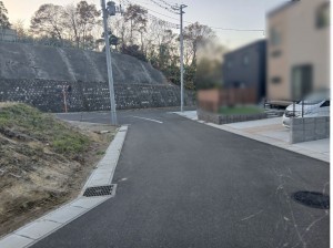 多賀城市笠神、土地の前面道路を含む現地写真画像です