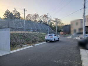 多賀城市笠神、土地の前面道路を含む現地写真画像です