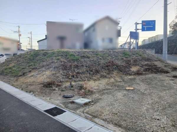 多賀城市笠神、土地の前面道路を含む現地写真画像です