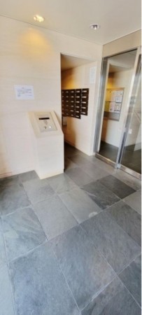 仙台市宮城野区東仙台、マンションのエントランス画像です