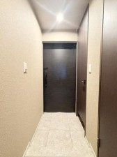 仙台市宮城野区小田原、マンションの玄関画像です