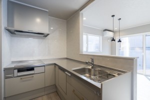 塩竈市南錦町、新築一戸建てのキッチン画像です