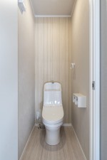 塩竈市南錦町、新築一戸建てのトイレ画像です