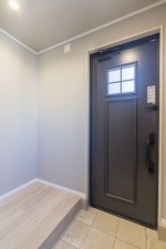 塩竈市南錦町、新築一戸建ての玄関画像です