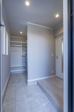 塩竈市南錦町、新築一戸建ての玄関画像です