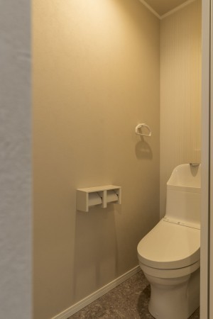 塩竈市南錦町、新築一戸建てのトイレ画像です