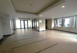 仙台市宮城野区幸町、マンションのエントランス画像です