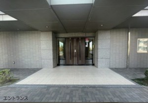 仙台市宮城野区幸町、マンションのエントランス画像です