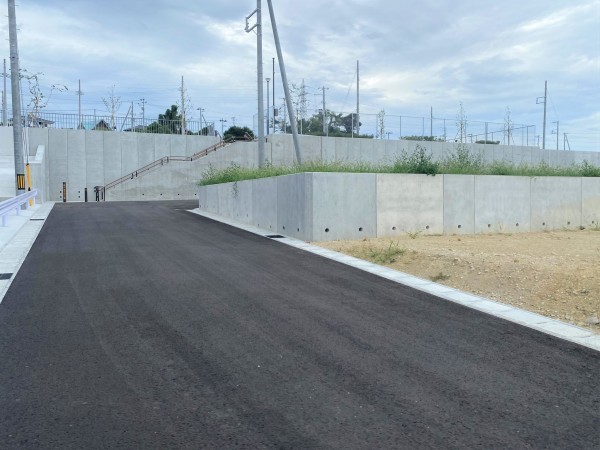 多賀城市笠神、土地の前面道路を含む現地写真画像です