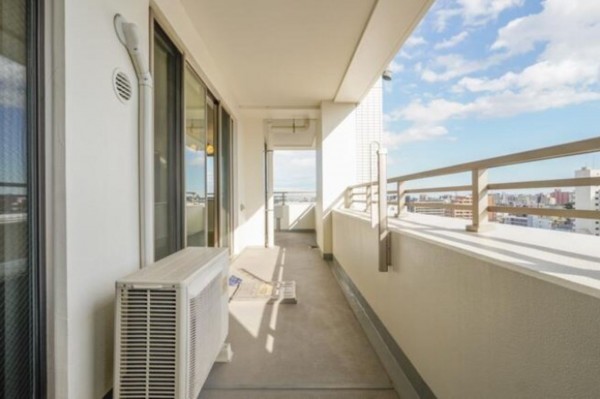 仙台市、マンションのバルコニー画像です