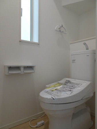 多賀城市下馬、新築一戸建てのトイレ画像です