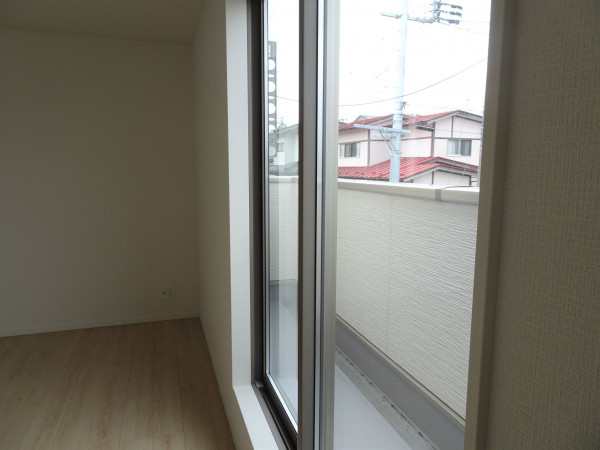 多賀城市下馬、新築一戸建てのバルコニー画像です