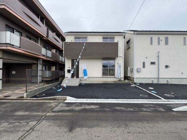 仙台市宮城野区鶴巻、新築一戸建ての画像です