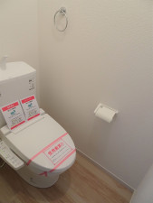 仙台市宮城野区鶴ケ谷、新築一戸建てのトイレ画像です