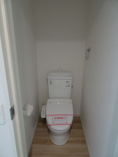 仙台市宮城野区鶴ケ谷、新築一戸建てのトイレ画像です