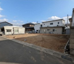 仙台市太白区青山、土地の前面道路を含む現地写真画像です