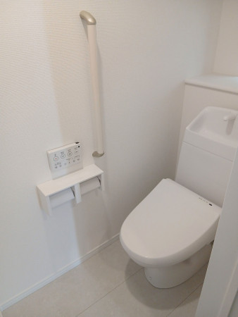 仙台市宮城野区白鳥、新築一戸建てのトイレ画像です