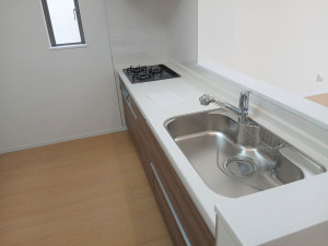 仙台市宮城野区白鳥、新築一戸建てのキッチン画像です