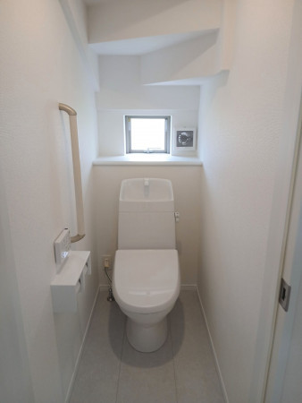 仙台市宮城野区白鳥、新築一戸建てのトイレ画像です