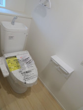 仙台市宮城野区岩切、新築一戸建てのトイレ画像です