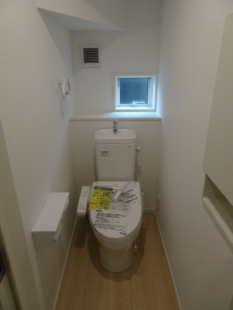 仙台市宮城野区岩切、新築一戸建てのトイレ画像です