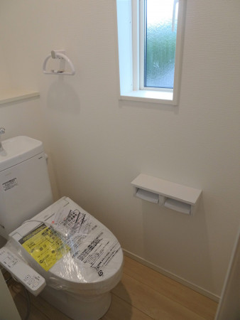 仙台市宮城野区岩切、新築一戸建てのトイレ画像です