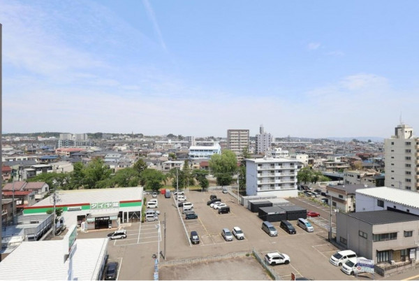 仙台市宮城野区苦竹、マンションの画像です