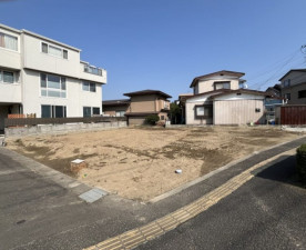 仙台市宮城野区福室、新築一戸建ての前面道路を含む現地写真画像です
