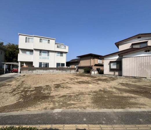 仙台市宮城野区福室、新築一戸建ての前面道路を含む現地写真画像です