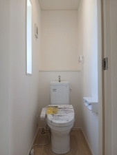 多賀城市新田、新築一戸建てのトイレ画像です