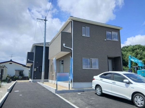多賀城市新田、新築一戸建ての駐車場画像です