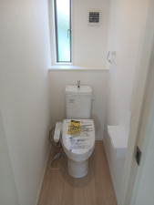 多賀城市新田、新築一戸建てのトイレ画像です