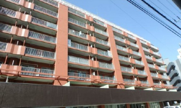 仙台市宮城野区榴岡、マンションの外観画像です