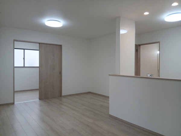 多賀城市伝上山、新築一戸建ての居間画像です