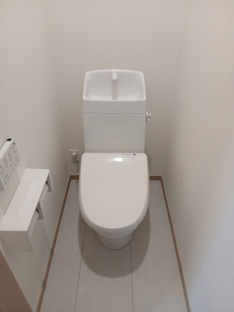 多賀城市伝上山、新築一戸建てのトイレ画像です