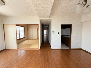 仙台市宮城野区福田町、マンションの居間画像です