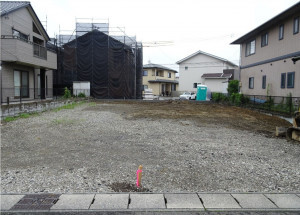 多賀城市伝上山、新築一戸建ての前面道路を含む現地写真画像です