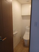仙台市宮城野区新田東、マンションのトイレ画像です