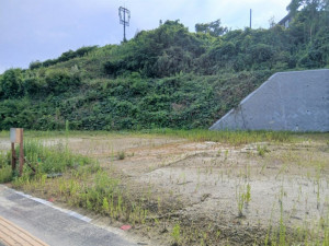 仙台市宮城野区岩切、土地の前面道路を含む現地写真画像です