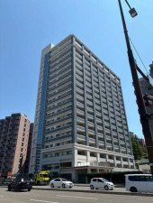 仙台市宮城野区榴ケ岡、マンションの外観画像です