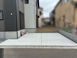 八千代市勝田台南、新築一戸建ての駐車場画像です