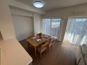 八千代市萱田町、マンションの居間画像です