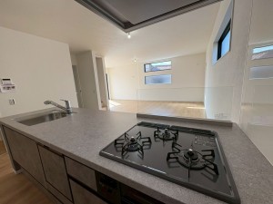 八千代市大和田、新築一戸建てのキッチン画像です