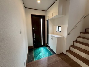 八千代市八千代台東、新築一戸建ての玄関画像です